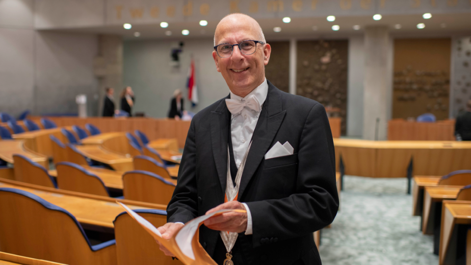 Richard werkt als Kamerbode in de Tweede Kamer