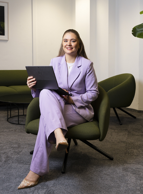 Managementassistent met laptop