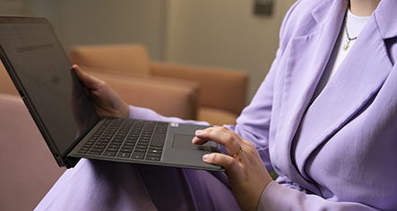 Werken achter de laptop